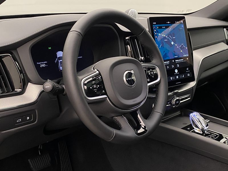 Volvo XC60 T8 AWD RECHARGE REZERVACE - fotka 19 z 65