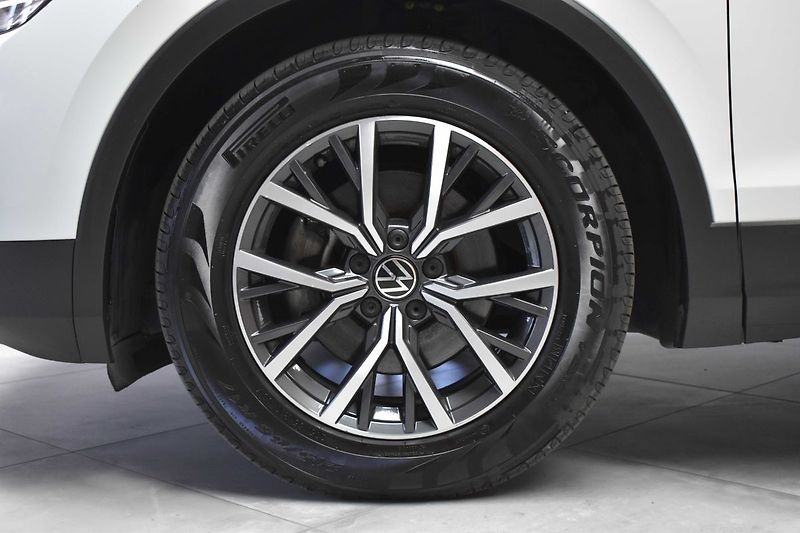 Volkswagen Tiguan 2.0TDI ACC*LED*VIRTUAL*DPH* - fotka 34 z 41
