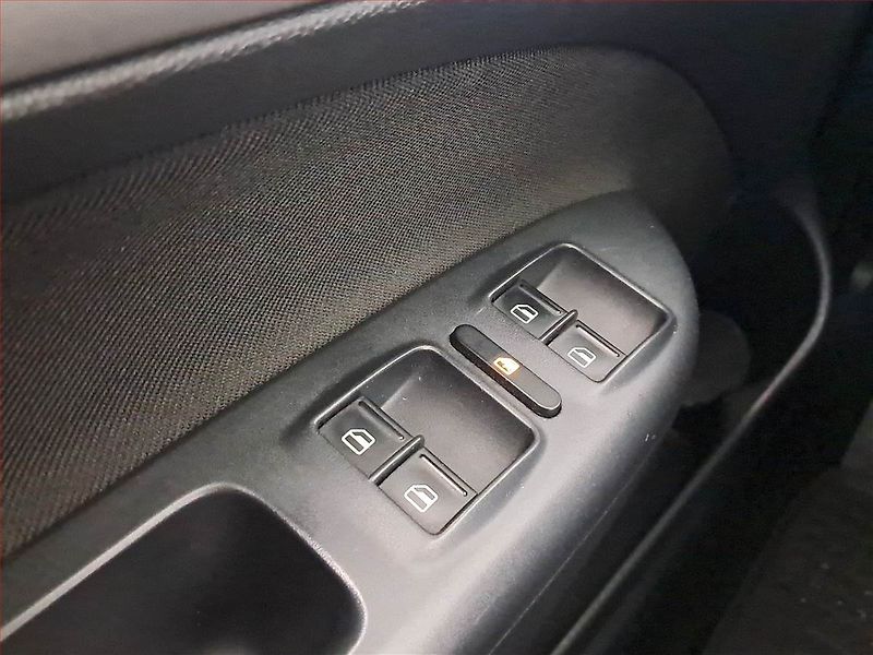 Škoda Octavia (2012) 2.0 TDI, 4X4, Xenony - fotka 15 z 15