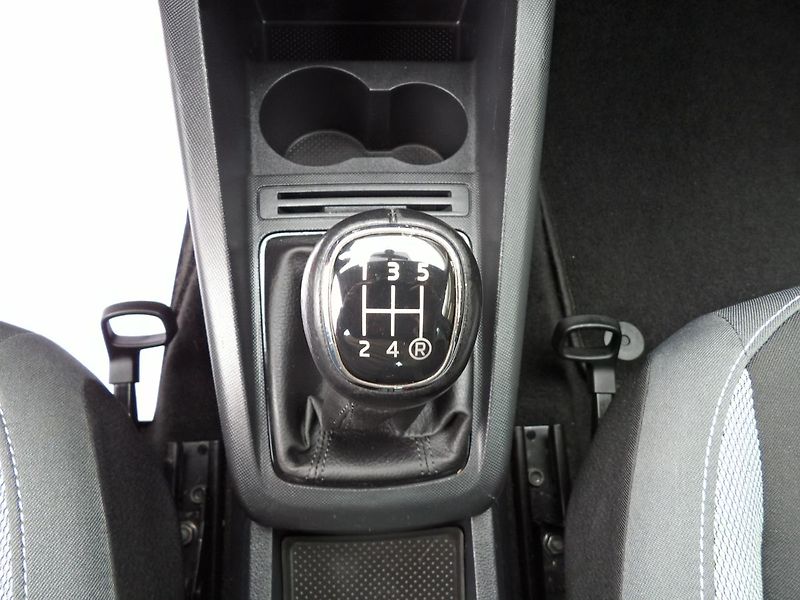 Škoda Fabia 1.0MPi Ambition Auto AC - fotka 13 z 30