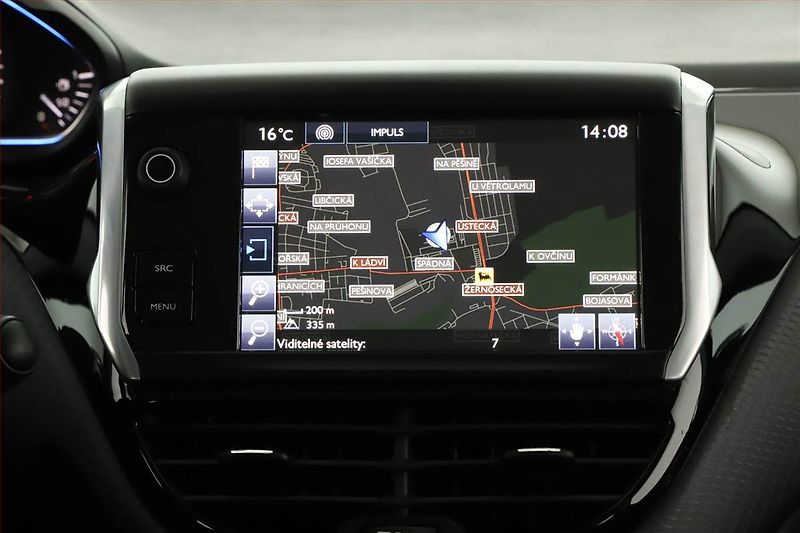 Peugeot 2008 (2015) 1.6 BlueHDi, Navi, Tempomat - fotka 13 z 17