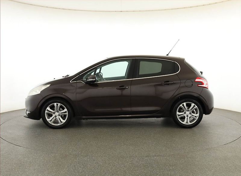 Peugeot 208 (2012) 1.4 VTi, Serv.kniha, Tempomat - fotka 3 z 16