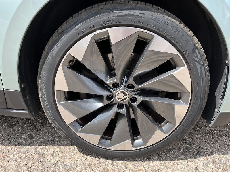 Škoda Enyaq (2022) 80*TEPELKO*TAŽNÉ*ZAŘ*4xVÝHŘEV - fotka 17 z 50