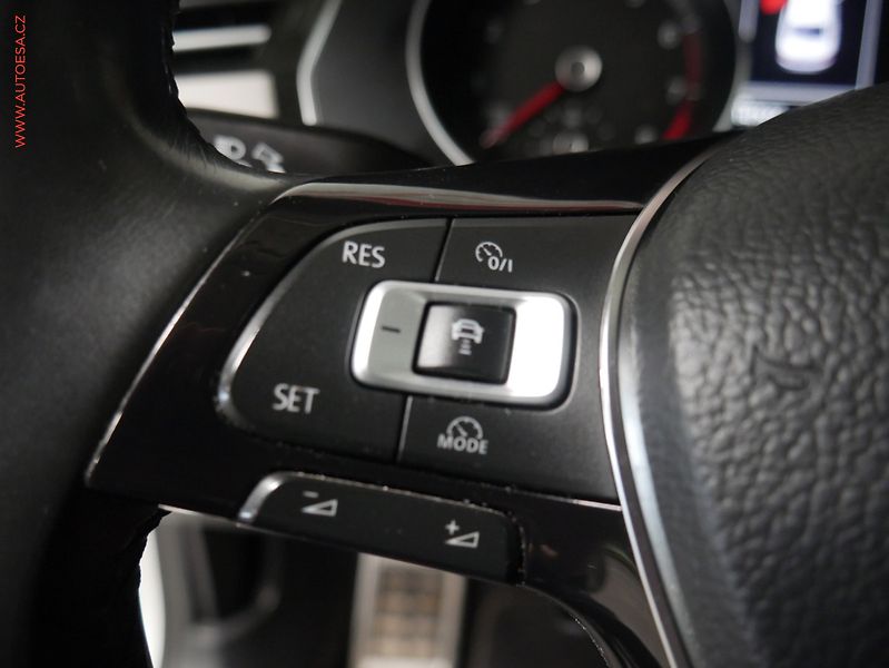 Volkswagen Passat (2015) 1.4TSI, AT, navi, LED - fotka 19 z 28