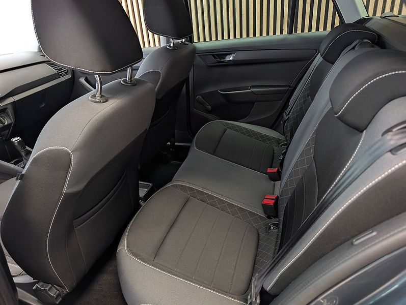 Škoda Fabia Kombi 1.0 TSI - fotka 22 z 25