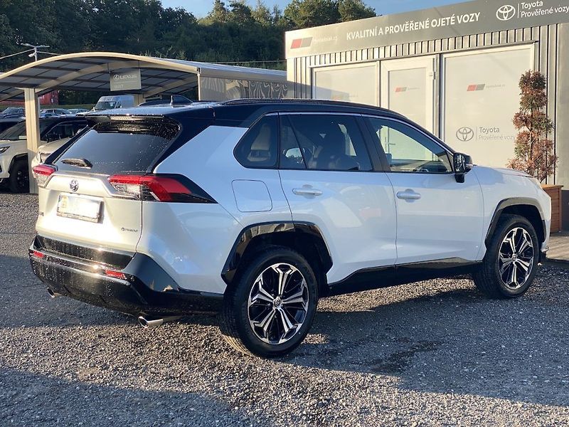 Toyota RAV4 2.5Plug-in, ČR, Selection, 4x4 - fotka 6 z 16