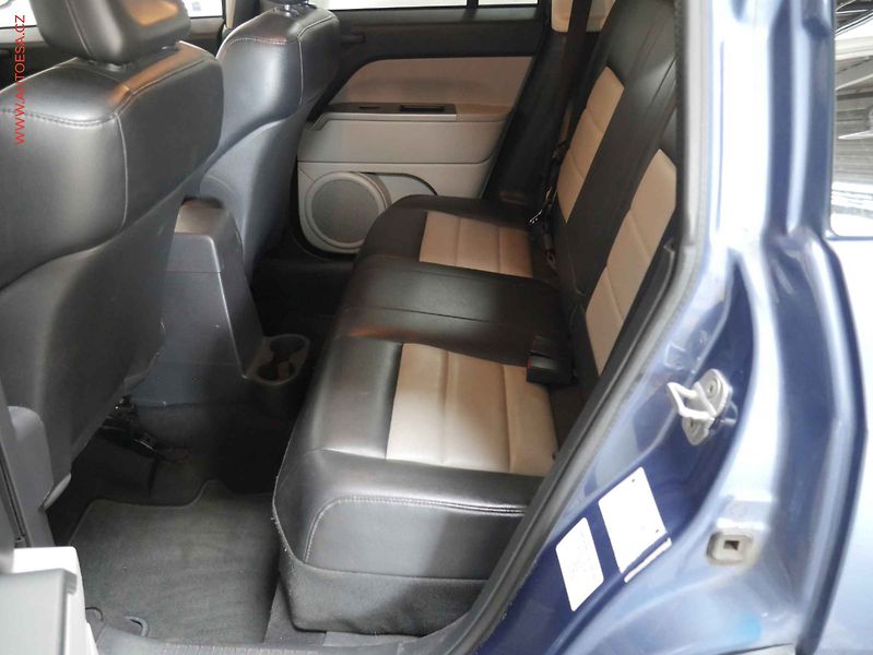 Jeep Compass (2007) 2.4i 4x4, AC, TZ - fotka 10 z 16