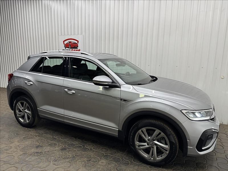 Volkswagen T-Roc R-LINE ACC NEZ-TOP 2XALU DPH - fotka 11 z 46
