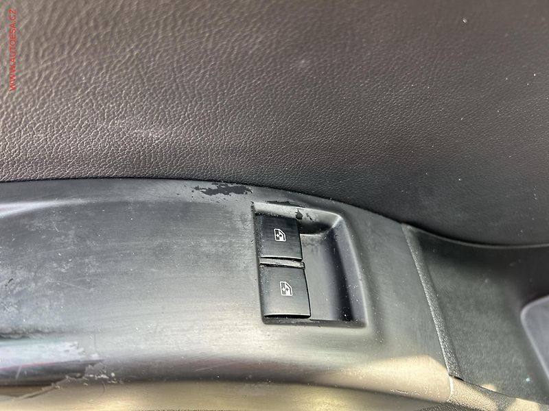 Opel Meriva (2012) 1.7CDTI, AC, výhřev sed - fotka 10 z 15