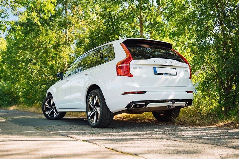 Volvo XC90 (2021) B6 AWD - fotka 4 z 31