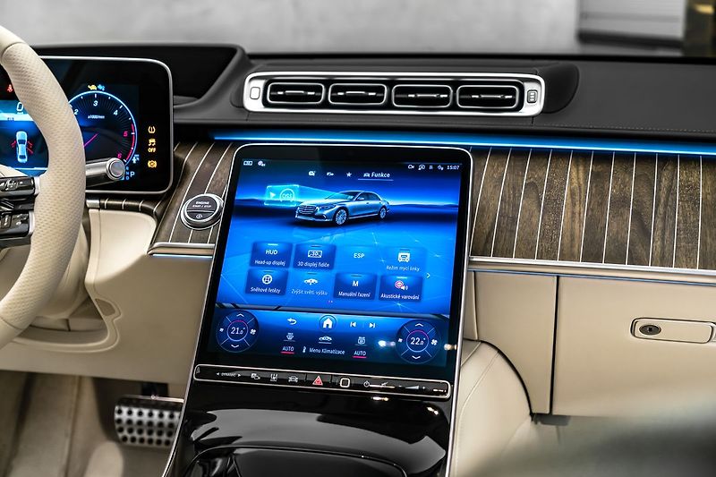 Mercedes-Benz Třídy S d 4M AMG MANUFAKTUR - fotka 16 z 26