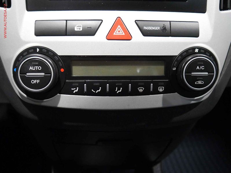 Kia Ceed (2009) 1.4i, 1.maj,ČR, AC - fotka 15 z 16