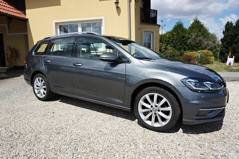 Volkswagen Golf Variant (2018) MATCH 1,0 TSI 81 kW - fotka 2 z 37