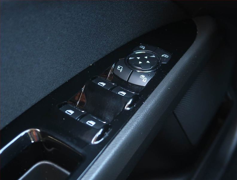 Ford Mondeo (2018) Titanium 2.0 TDCI, 4X4 - fotka 16 z 21