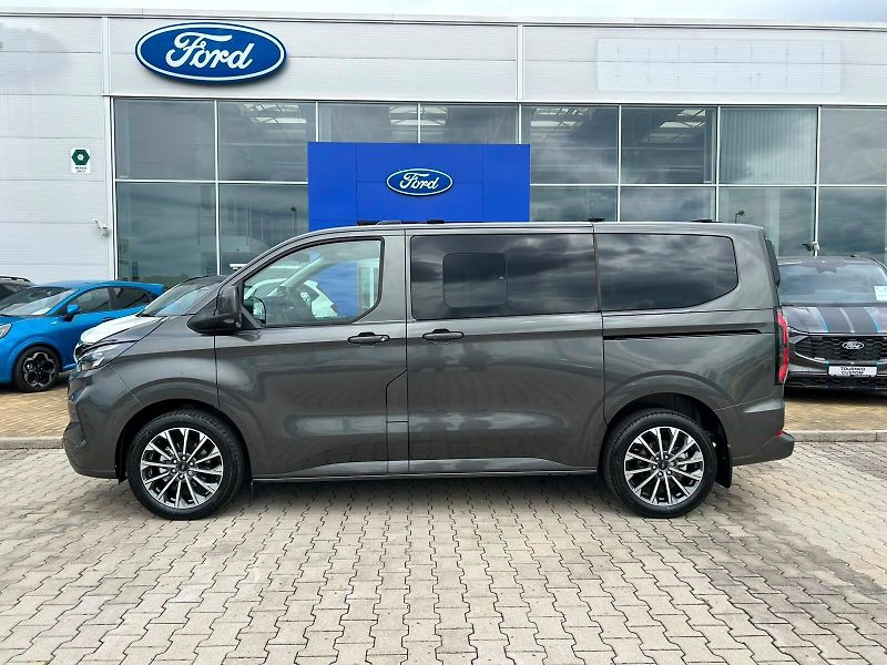 Ford Tourneo Custom (2026) Titanium X L1, Tourneo, 2.0 Ec - fotka 2 z 20