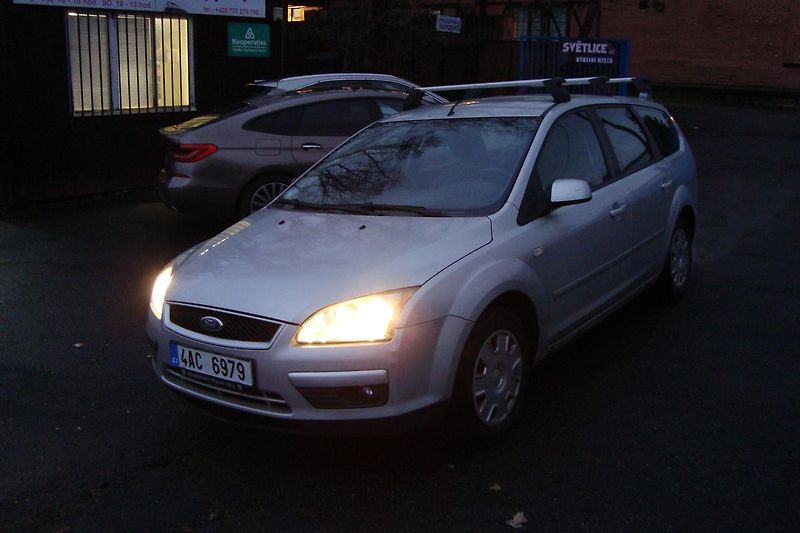 Ford Focus (2007) 1.6i,ČR,Pravid.serv.STK 5/2027 - fotka 52 z 54