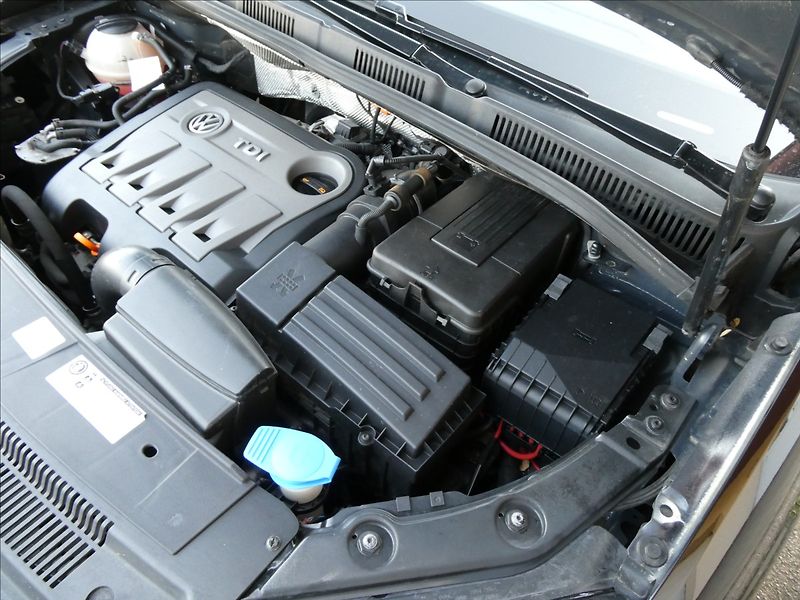 Volkswagen Sharan 2,0 TDi DSG STYLE serviska - fotka 39 z 48