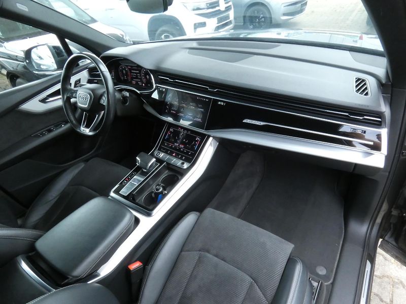 Audi Q7 S-Line 3.0 TDI Quattro 210KW - fotka 22 z 30