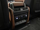 Land Rover Defender (2026) OCTA P635 AWD AUT - náhled 44