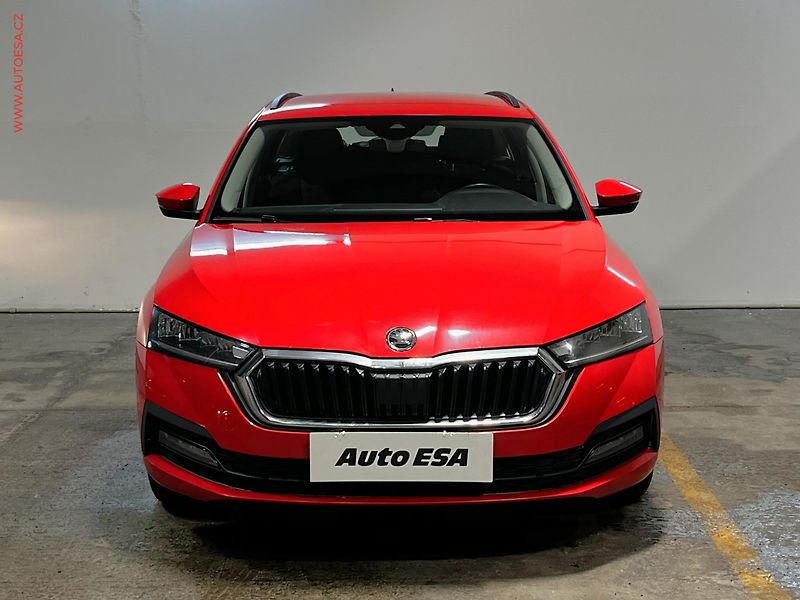 Škoda Octavia (2020) 2.0 TDi, ČR, Ambition, LED - fotka 2 z 17