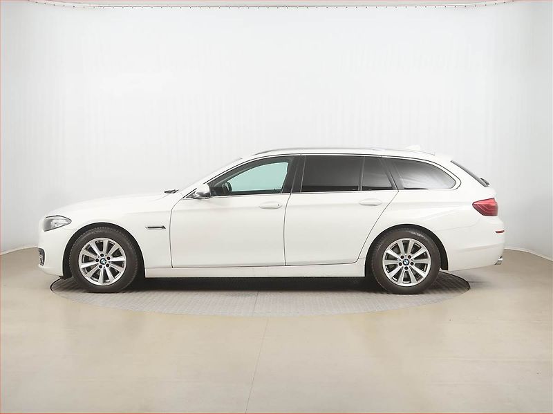 BMW Řada 5 (2015) 520d, Automat, Bi-Xenony - fotka 3 z 18