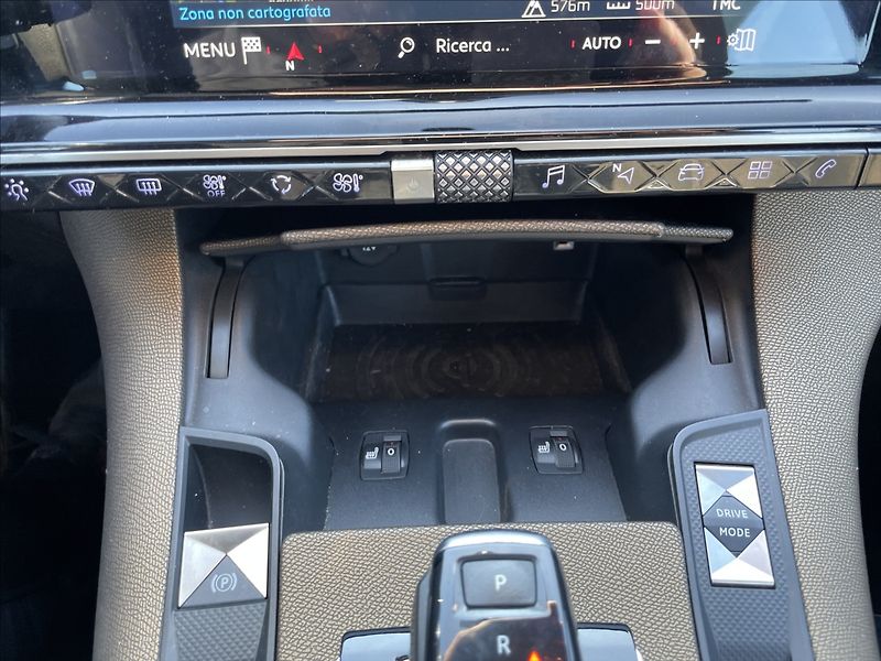 DS Automobiles DS7 Crossback 2,0 BlueHDi 180 AT8 LaPremiere - fotka 18 z 39
