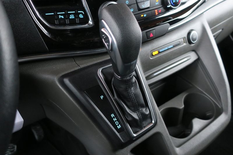 Ford Tourneo Custom (2020) 2.0 TDCi 320 L2 Titanium 8Míst - fotka 32 z 50
