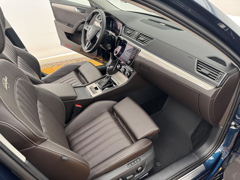 Škoda Superb 1.4tsi*Plug-In*160kw*L&K*PANO* - fotka 18 z 44