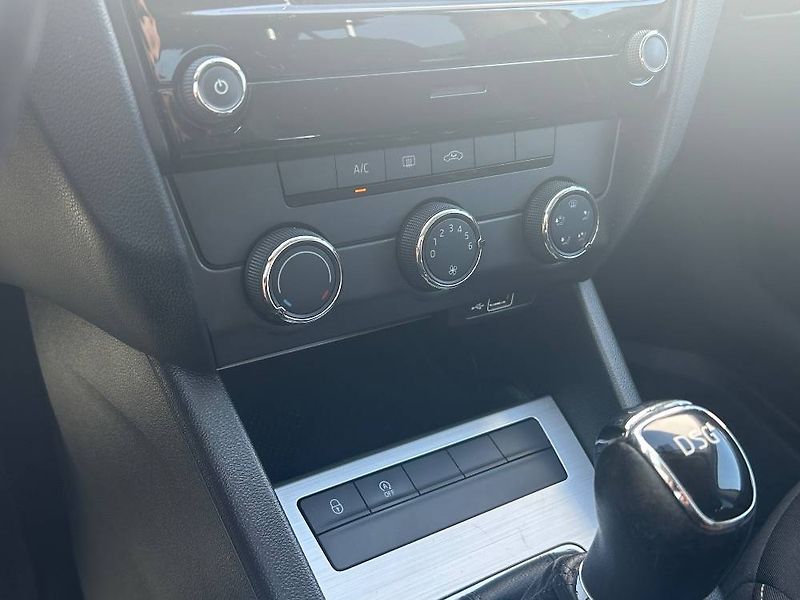 Škoda Octavia Ambition 7DSG 1,5TSI - fotka 17 z 23
