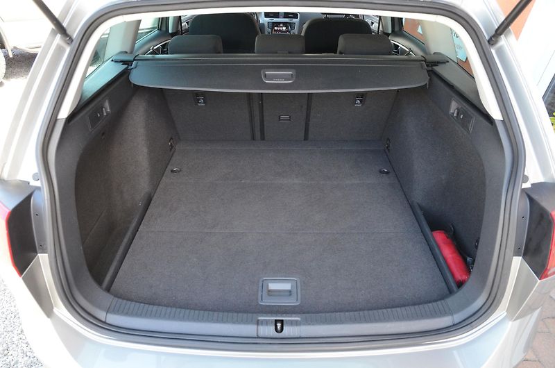 Volkswagen Golf (2014) 2.0 TDi 110kW DSG Comfortline - fotka 10 z 43