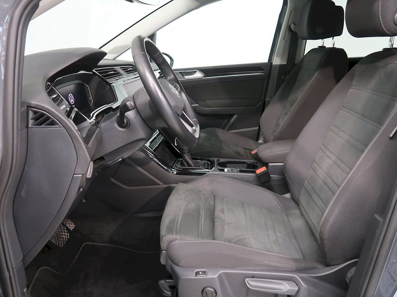 Volkswagen Touran (2023) HIGHLINE 2.0TDI DSG - fotka 13 z 37