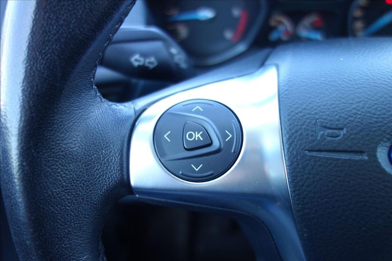 Ford C-MAX 1,6 TDCi 85KW, SERVIS. KN. - fotka 29 z 39