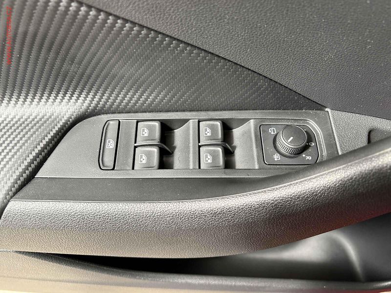 Škoda Kamiq (2024) 1.0 TSI, 1.maj,ČR, Monte - fotka 12 z 17