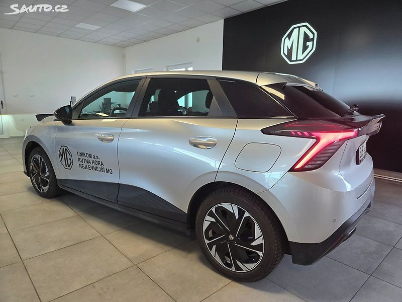 MG MG4 (2025) EV Elegance 64kWh - fotka 3 z 7