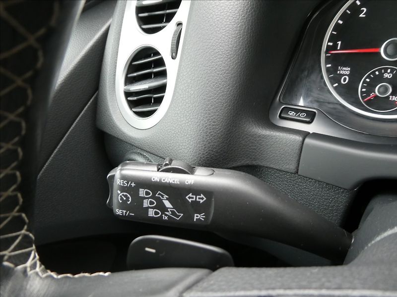 Volkswagen Tiguan 2,0 TDi 110kW Lounge DSG, 4x4 - fotka 30 z 54