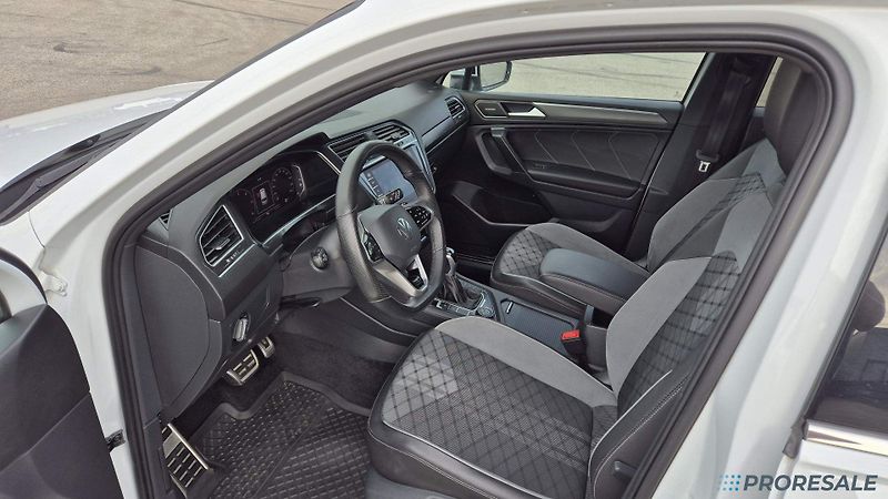 Volkswagen Tiguan R-LINE 4MOTION 2.0 TDI - fotka 9 z 19