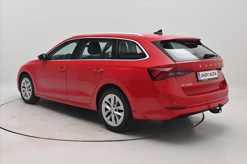 Škoda Octavia 1,4 TSI iV 150kW DSG Style SoH - fotka 7 z 32