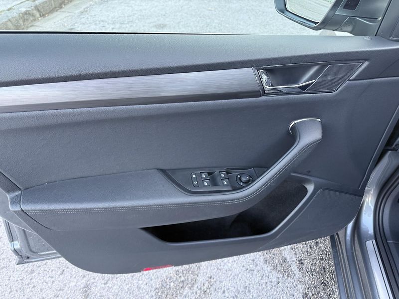 Škoda Superb (2023) 2,0tdi 147kw 4x4 DSG StylePLUS - fotka 37 z 55