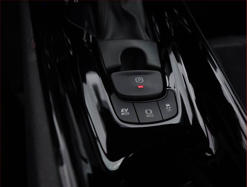 Toyota C-HR (2020) Selection 2.0 Hybrid - fotka 19 z 22