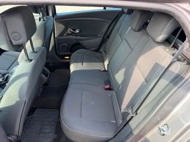 Renault Mégane Kombi Authentique 1.6 16V 100 - fotka 11 z 21