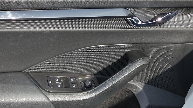 Škoda Octavia 1.5 TSI DSG Ambition - fotka 9 z 22