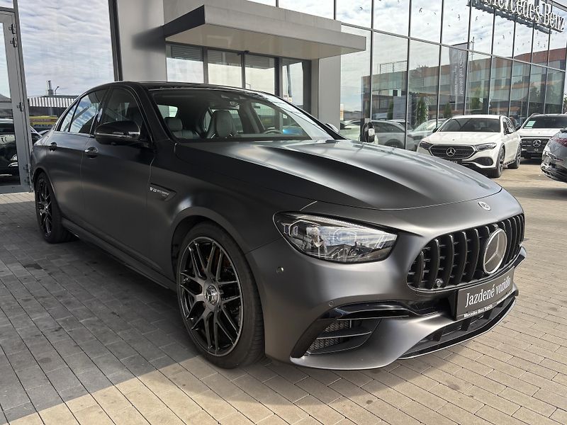 Mercedes-Benz Třídy E (2023) E 63 S AMG 4M+ sedan - fotka 3 z 51