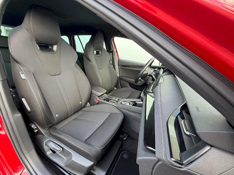 Škoda Octavia (2023) 1.5 TSI 110kW SportLine DSG DC - fotka 30 z 35