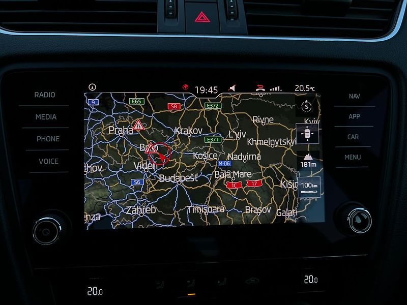 Škoda Octavia 1.6 TDI-DSG-NAVI-PARK.Č - fotka 30 z 46