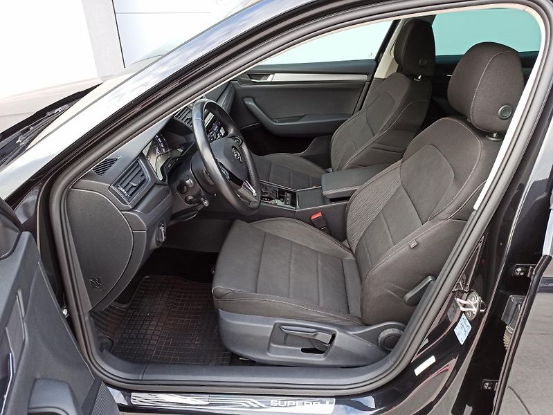Škoda Superb 2.0TDi 140kW DSG 4X4 AMB - fotka 11 z 27