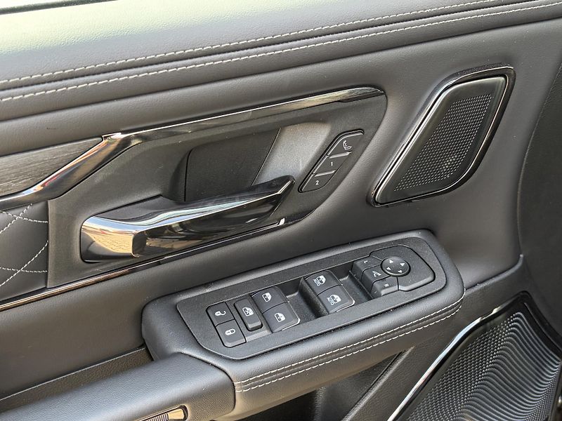 RAM 1500 (2026) Limited 5.7 V8 HEMI 2026 - fotka 36 z 37