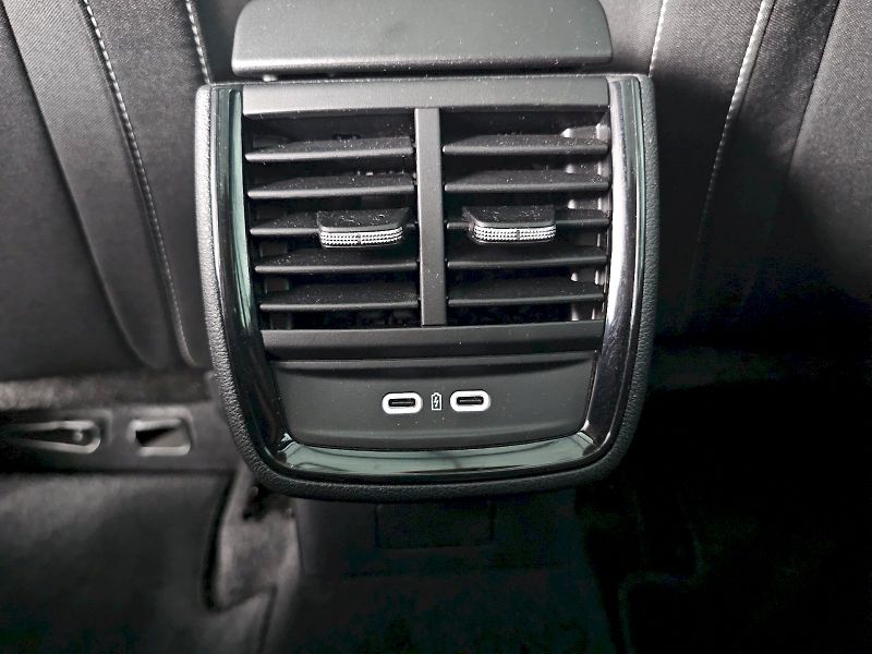Škoda Kamiq (2025) 1.0TSI 85kW DSG Monte Carlo TA - fotka 21 z 24