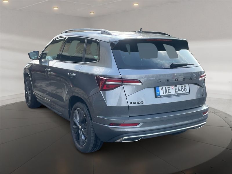 Škoda Karoq 2,0 TSI Sportline 4x4 DSG - fotka 4 z 11