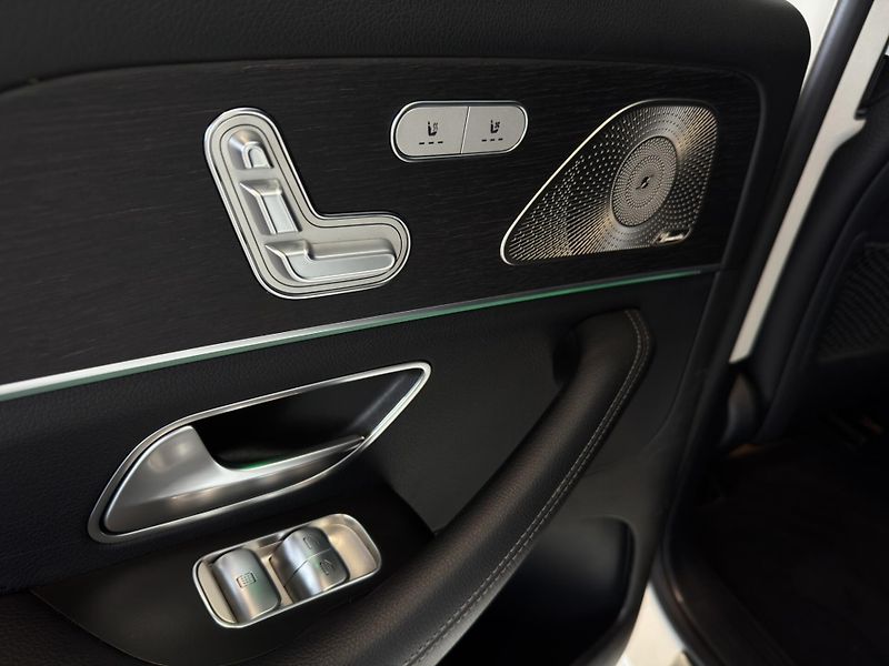 Mercedes-Benz GLS (2022) 400D 4MATIC - fotka 22 z 26