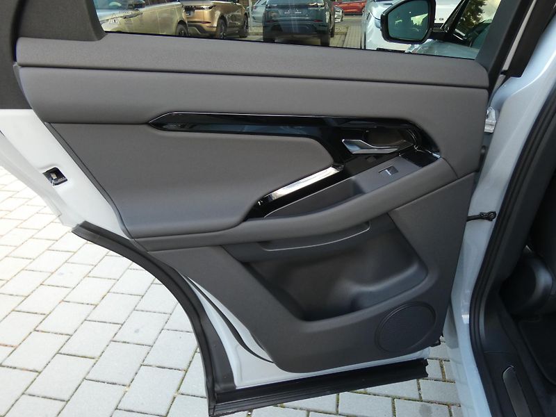 Land Rover Range Rover Evoque (2026) S D165 AWD automat    - fotka 17 z 43
